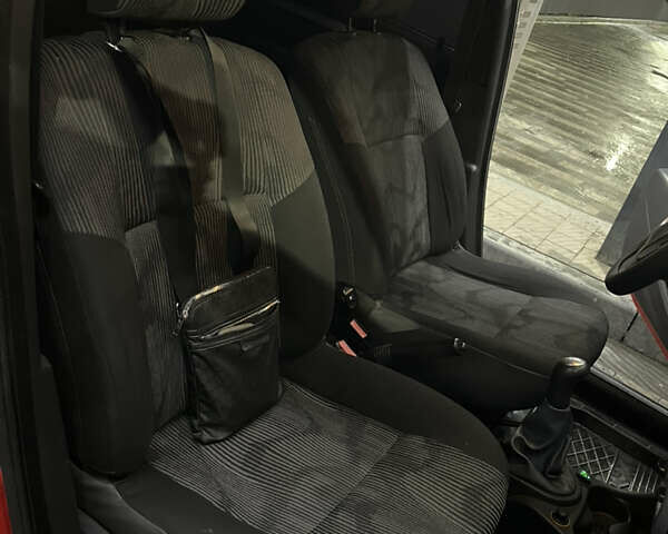 Красный Дачия Логан, объемом двигателя 1.6 л и пробегом 168 тыс. км за 5350 $, фото 16 на Automoto.ua