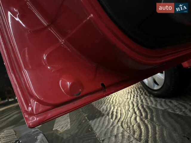 Красный Дачия Логан, объемом двигателя 1.6 л и пробегом 168 тыс. км за 5350 $, фото 12 на Automoto.ua