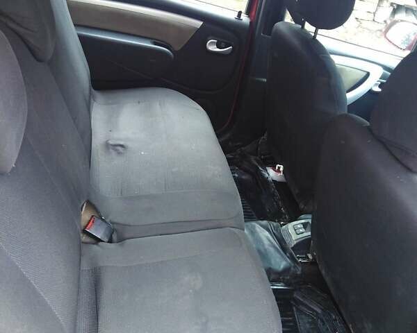 Красный Дачия Логан, объемом двигателя 1.5 л и пробегом 218 тыс. км за 4999 $, фото 25 на Automoto.ua