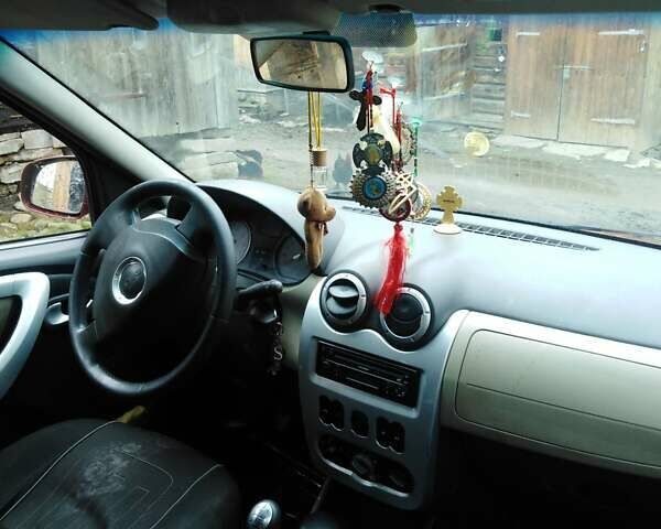 Красный Дачия Логан, объемом двигателя 1.5 л и пробегом 218 тыс. км за 4999 $, фото 12 на Automoto.ua