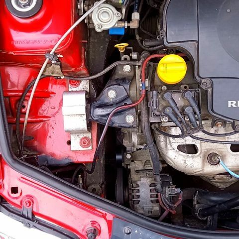 Красный Дачия Логан, объемом двигателя 1.6 л и пробегом 147 тыс. км за 6200 $, фото 6 на Automoto.ua
