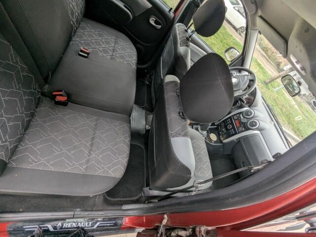 Красный Дачия Логан, объемом двигателя 1.6 л и пробегом 90 тыс. км за 8000 $, фото 5 на Automoto.ua