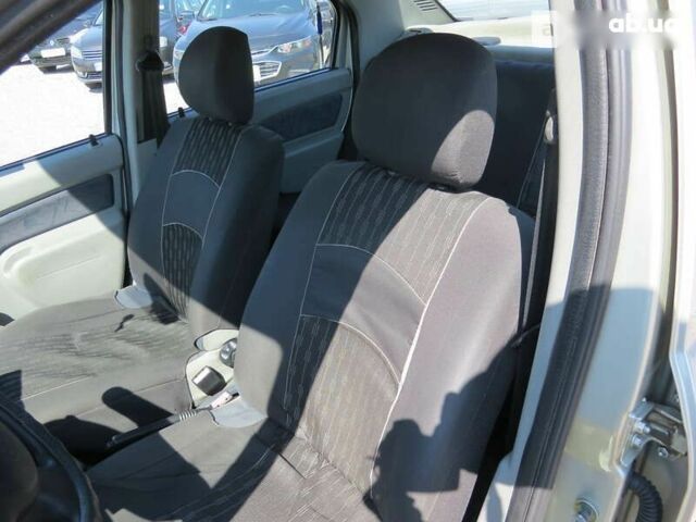 Дачия Логан, объемом двигателя 0 л и пробегом 193 тыс. км за 4550 $, фото 6 на Automoto.ua