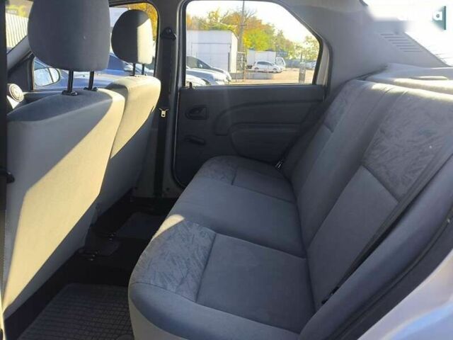 Дачия Логан, объемом двигателя 1.4 л и пробегом 27 тыс. км за 3999 $, фото 14 на Automoto.ua