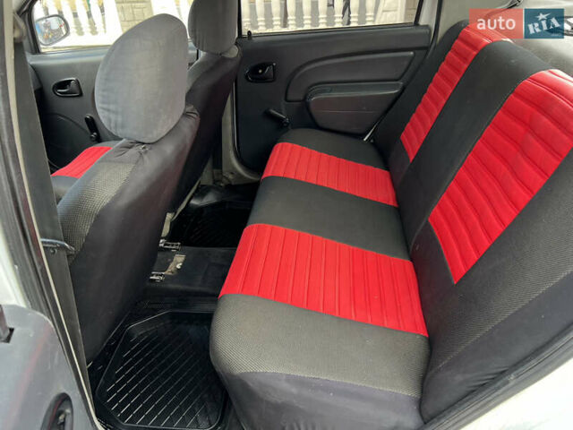 Дачія Logan 2007 у Тернополі на Automoto.ua Дачія Logan, об'ємом двигуна 0 л та пробігом 240 тис. км за 1999 $, фото 16 на Automoto.ua