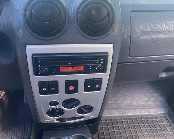 Дачия Логан, объемом двигателя 1.6 л и пробегом 191 тыс. км за 4300 $, фото 11 на Automoto.ua