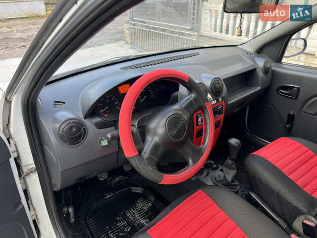 Дачія Logan 2007 у Тернополі на Automoto.ua Дачія Logan, об'ємом двигуна 0 л та пробігом 240 тис. км за 1999 $, фото 18 на Automoto.ua