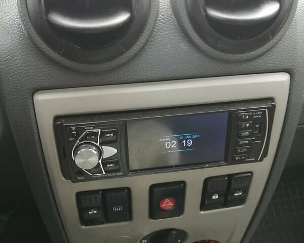Дачия Логан, объемом двигателя 0 л и пробегом 195 тыс. км за 5750 $, фото 4 на Automoto.ua