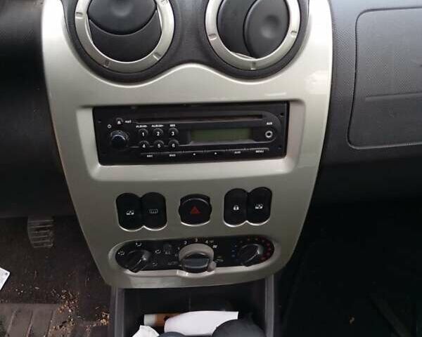 Дачія Logan, об'ємом двигуна 0 л та пробігом 181 тис. км за 929 $, фото 1 на Automoto.ua