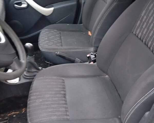 Дачія Logan, об'ємом двигуна 0 л та пробігом 181 тис. км за 929 $, фото 8 на Automoto.ua