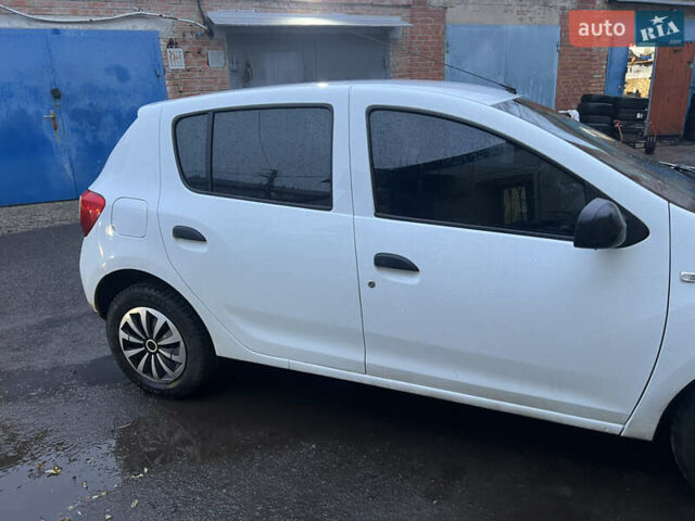 Дачия Логан, объемом двигателя 1.2 л и пробегом 150 тыс. км за 4700 $, фото 1 на Automoto.ua