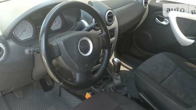 Дачия Логан, объемом двигателя 0 л и пробегом 256 тыс. км за 5700 $, фото 4 на Automoto.ua