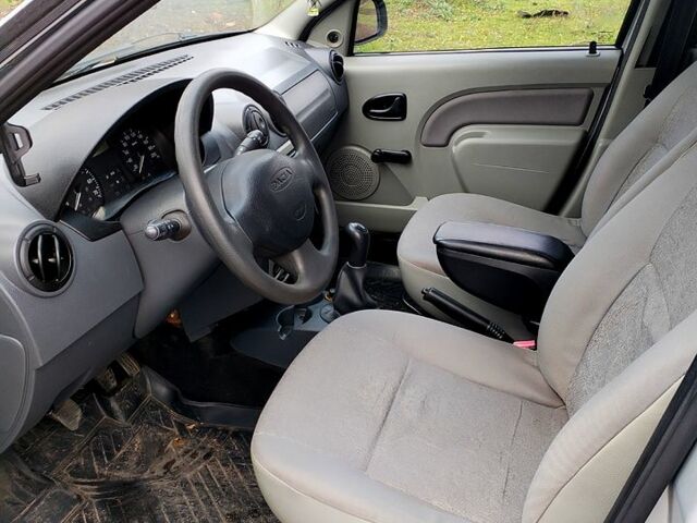 Дачия Логан, объемом двигателя 1.6 л и пробегом 375 тыс. км за 4000 $, фото 5 на Automoto.ua