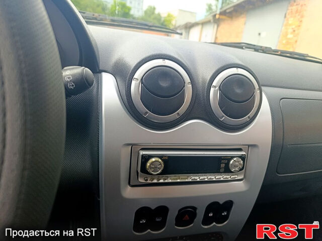 Дачія Logan, об'ємом двигуна 1.6 л та пробігом 184 тис. км за 5599 $, фото 11 на Automoto.ua