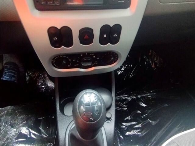 Дачія Logan, об'ємом двигуна 1.6 л та пробігом 174 тис. км за 7200 $, фото 8 на Automoto.ua