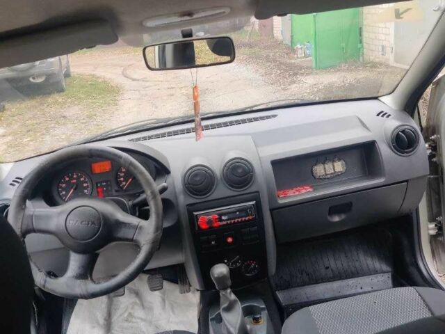 Сірий Дачія Logan, об'ємом двигуна 1.4 л та пробігом 173 тис. км за 2100 $, фото 4 на Automoto.ua