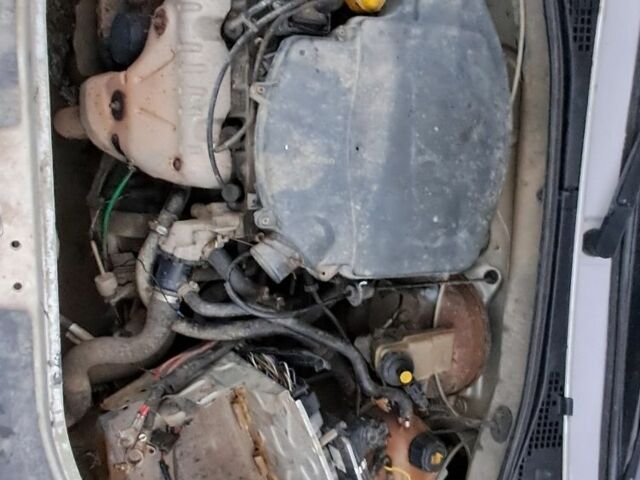 Серый Дачия Логан, объемом двигателя 1.4 л и пробегом 230 тыс. км за 850 $, фото 4 на Automoto.ua