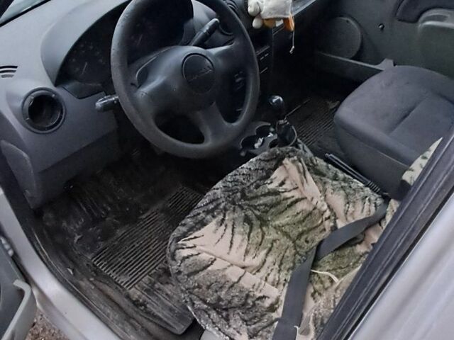 Серый Дачия Логан, объемом двигателя 1.4 л и пробегом 230 тыс. км за 850 $, фото 2 на Automoto.ua