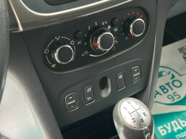 Сірий Дачія Logan, об'ємом двигуна 0.9 л та пробігом 157 тис. км за 5500 $, фото 13 на Automoto.ua