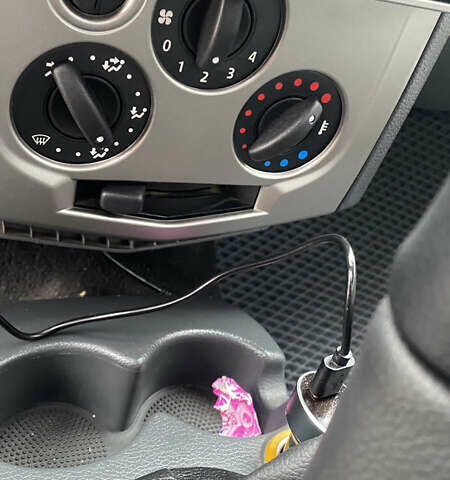 Серый Дачия Логан, объемом двигателя 1.6 л и пробегом 105 тыс. км за 5100 $, фото 21 на Automoto.ua