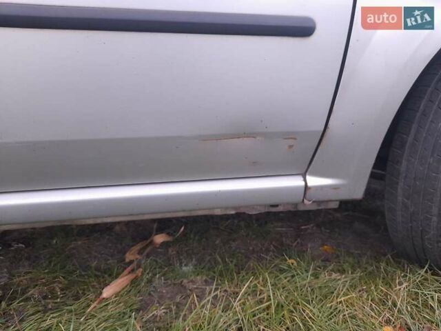 Дачия Логан 2005 в Бродах на Automoto.ua Серый Дачия Логан, объемом двигателя 0 л и пробегом 300 тыс. км за 1650 $, фото 7 на Automoto.ua