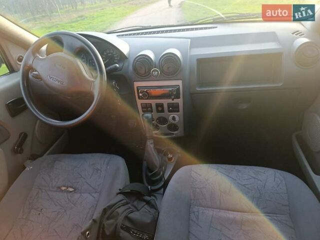 Сірий Дачія Logan, об'ємом двигуна 1.39 л та пробігом 239 тис. км за 2400 $, фото 5 на Automoto.ua