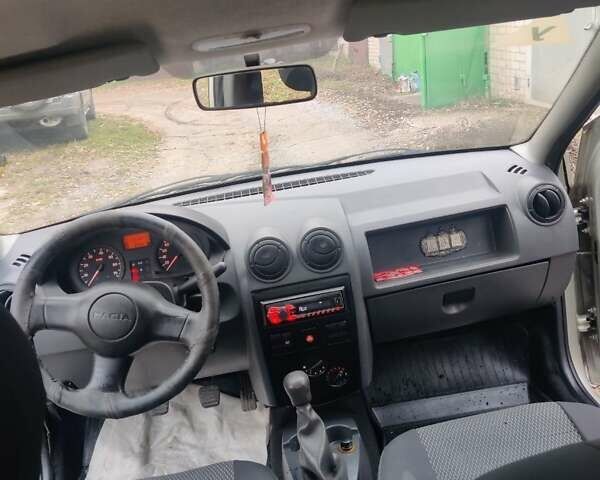 Сірий Дачія Logan, об'ємом двигуна 1.39 л та пробігом 173 тис. км за 2100 $, фото 5 на Automoto.ua