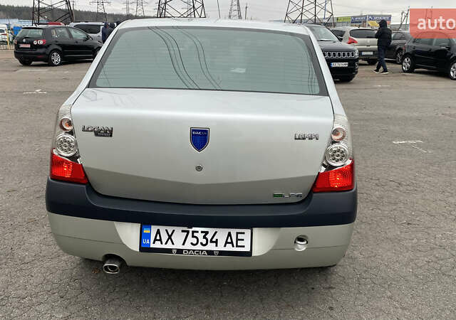Серый Дачия Логан, объемом двигателя 1.6 л и пробегом 105 тыс. км за 5100 $, фото 3 на Automoto.ua