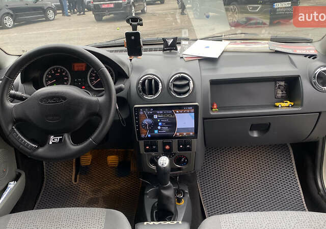 Серый Дачия Логан, объемом двигателя 1.6 л и пробегом 105 тыс. км за 5100 $, фото 10 на Automoto.ua