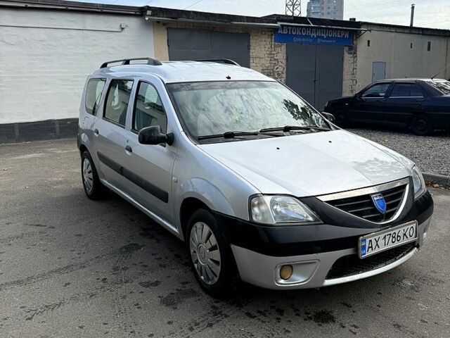 Серый Дачия Логан, объемом двигателя 1.6 л и пробегом 273 тыс. км за 3500 $, фото 1 на Automoto.ua