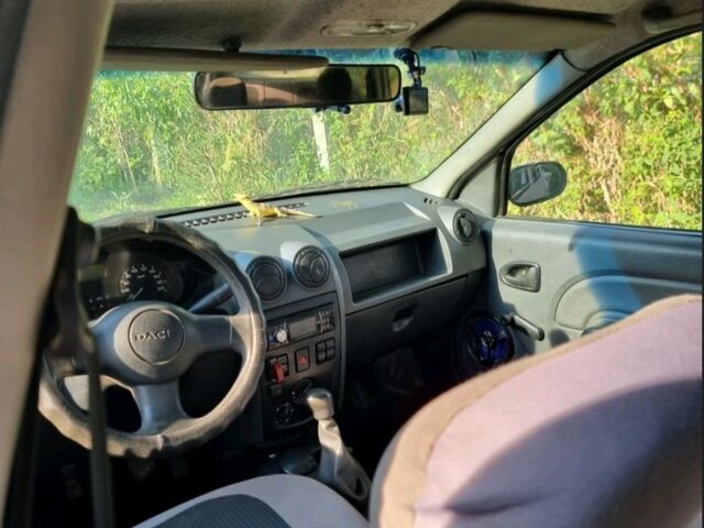 Сірий Дачія Logan, об'ємом двигуна 1.4 л та пробігом 198 тис. км за 1000 $, фото 3 на Automoto.ua