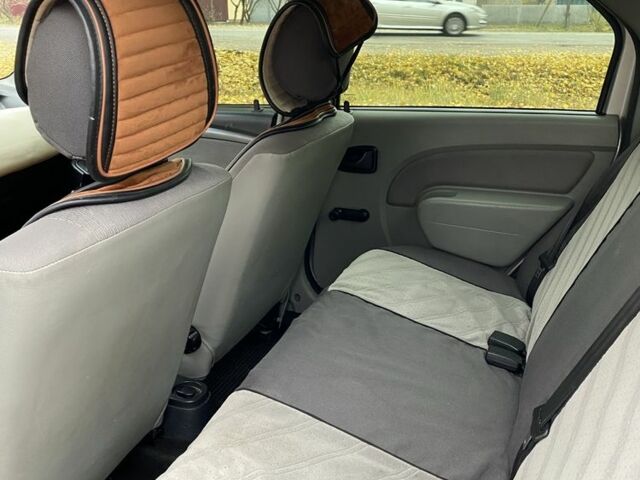 Серый Дачия Логан, объемом двигателя 1.4 л и пробегом 2 тыс. км за 4200 $, фото 10 на Automoto.ua