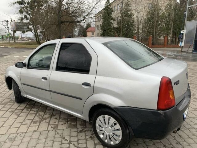 Серый Дачия Логан, объемом двигателя 1.6 л и пробегом 400 тыс. км за 2000 $, фото 2 на Automoto.ua