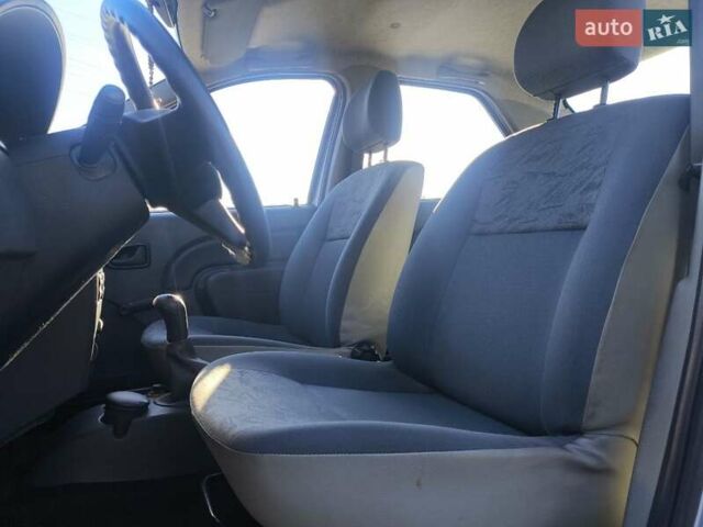 Дачія Logan 2006 у Києві на Automoto.ua Сірий Дачія Logan, об'ємом двигуна 1.4 л та пробігом 27 тис. км за 3999 $, фото 7 на Automoto.ua