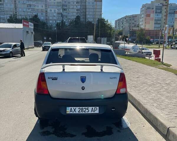 Серый Дачия Логан, объемом двигателя 1.4 л и пробегом 280 тыс. км за 3200 $, фото 3 на Automoto.ua
