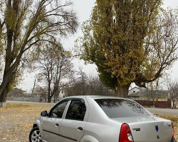 Серый Дачия Логан, объемом двигателя 1.4 л и пробегом 163 тыс. км за 4200 $, фото 5 на Automoto.ua