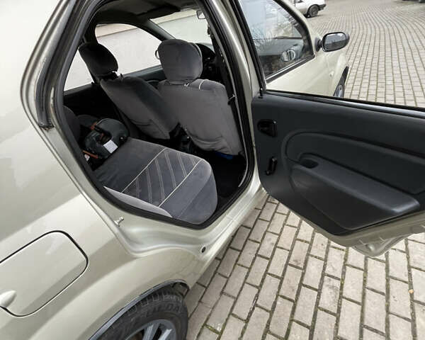 Серый Дачия Логан, объемом двигателя 1.4 л и пробегом 336 тыс. км за 2600 $, фото 20 на Automoto.ua