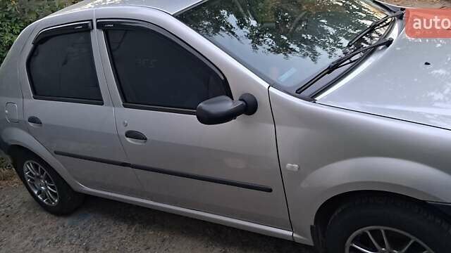 Серый Дачия Логан, объемом двигателя 1.4 л и пробегом 78 тыс. км за 4200 $, фото 12 на Automoto.ua
