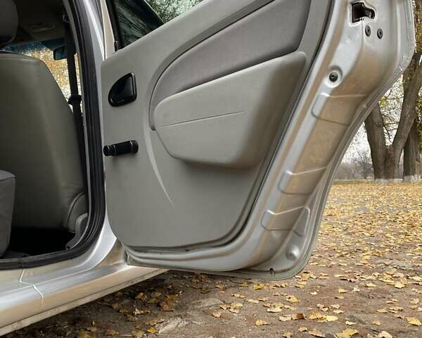 Серый Дачия Логан, объемом двигателя 1.4 л и пробегом 163 тыс. км за 4200 $, фото 20 на Automoto.ua