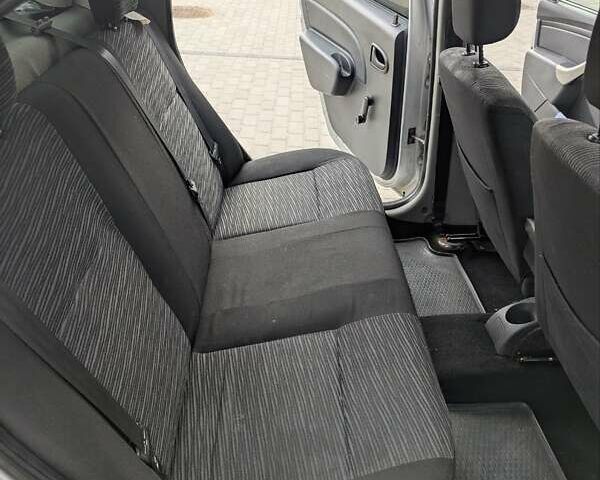 Серый Дачия Логан, объемом двигателя 1.39 л и пробегом 167 тыс. км за 2600 $, фото 5 на Automoto.ua