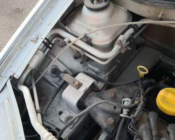 Серый Дачия Логан, объемом двигателя 1.39 л и пробегом 300 тыс. км за 1500 $, фото 6 на Automoto.ua