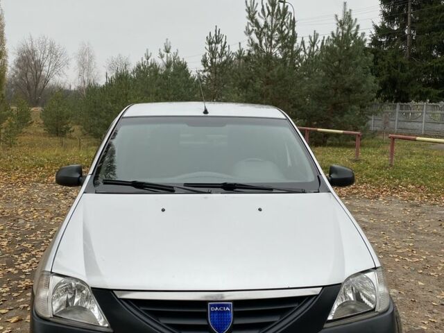 Серый Дачия Логан, объемом двигателя 1.4 л и пробегом 2 тыс. км за 4200 $, фото 1 на Automoto.ua