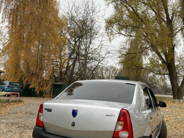 Серый Дачия Логан, объемом двигателя 1.4 л и пробегом 2 тыс. км за 4200 $, фото 6 на Automoto.ua