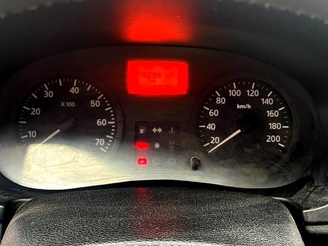 Серый Дачия Логан, объемом двигателя 1.4 л и пробегом 325 тыс. км за 2300 $, фото 5 на Automoto.ua