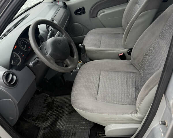 Серый Дачия Логан, объемом двигателя 1.6 л и пробегом 262 тыс. км за 4800 $, фото 10 на Automoto.ua