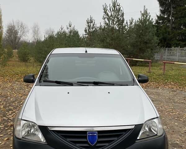 Серый Дачия Логан, объемом двигателя 1.4 л и пробегом 163 тыс. км за 4200 $, фото 1 на Automoto.ua