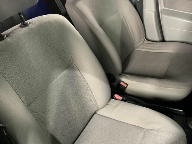 Серый Дачия Логан, объемом двигателя 1.6 л и пробегом 400 тыс. км за 2000 $, фото 6 на Automoto.ua