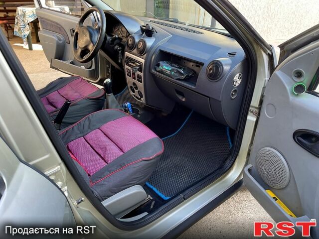 Сірий Дачія Logan, об'ємом двигуна 1.4 л та пробігом 217 тис. км за 2600 $, фото 4 на Automoto.ua