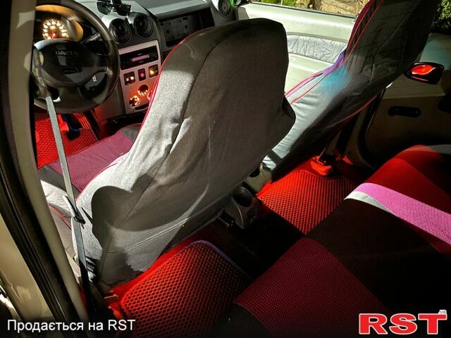 Сірий Дачія Logan, об'ємом двигуна 1.4 л та пробігом 217 тис. км за 2600 $, фото 7 на Automoto.ua