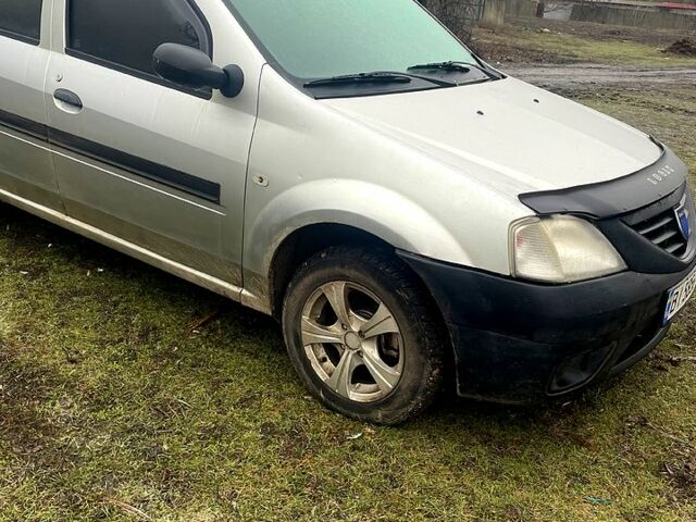 Серый Дачия Логан, объемом двигателя 1.4 л и пробегом 325 тыс. км за 2300 $, фото 3 на Automoto.ua